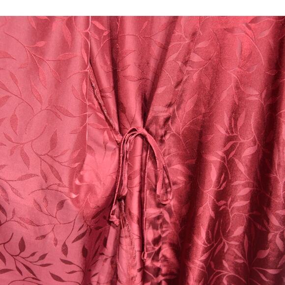 Sophia by Delicates Red Satin Robe Size Medium - Picture 5 of 6